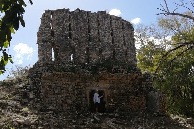 Puuc Route Mayan Archaeological Ruins: Uxmal, Kabah, Sayil and Labnah - Sayil: North Palace viewpoint and the fertility stele