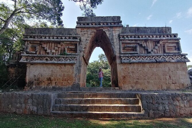 Puuc Route Mayan Archaeological Ruins: Uxmal, Kabah, Sayil and Labnah - Start at 7:00 am: the timing that helps you see more