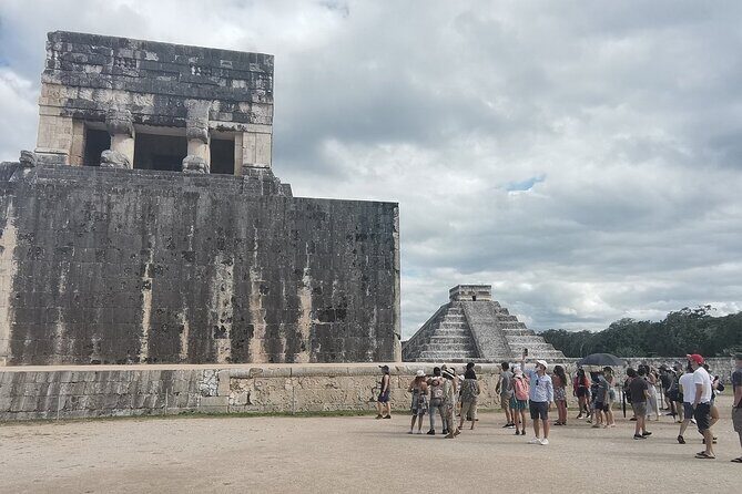 Riviera Maya Tour: Chichen Itza & Ik Kil + Hubiku Cenotes - Chichén Itzá with a guide: what you’ll actually see