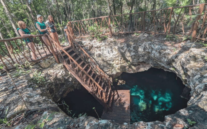 Riviera Maya: Tulum Ruins Tour, Turtle Swimming, Cenotes, and Lunch. - The lunch break in Akumal: included Mexican food, with choices (not just a basic sandwich)