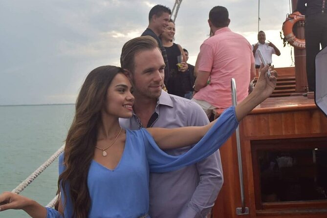 Romantic Experience Sunset Dinner Columbus in Cancun (2x1 price) - Who Should Book This Sunset Dinner Cruise in Cancun
