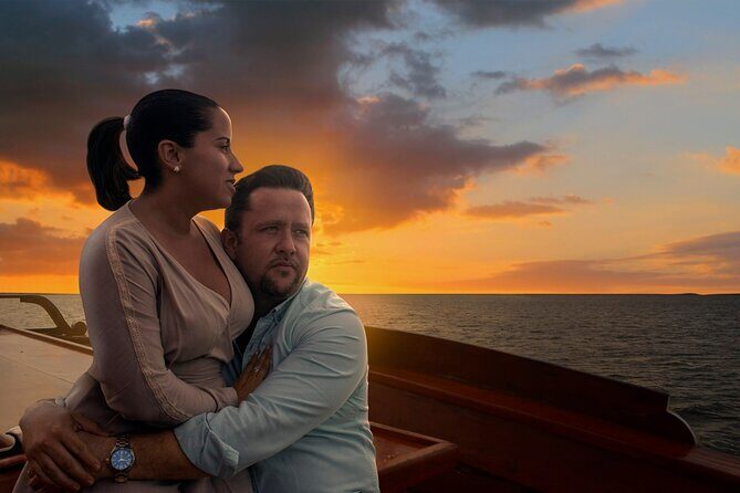 Romantic Sunset Dinner Cruising Experience - Sax music + the first cruise views