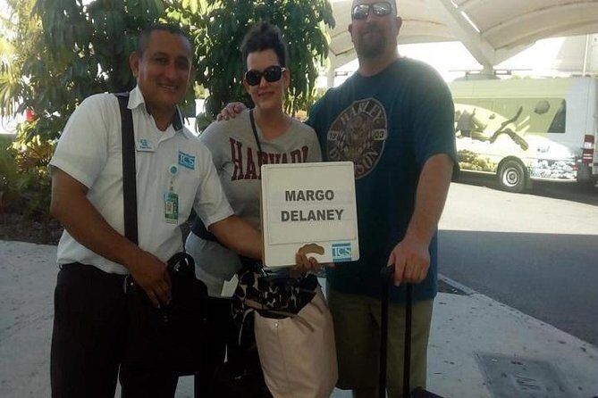 Round private transfer -Airport - Puerto Morelos -Airport. - How to avoid the Cancun airport pickup headaches