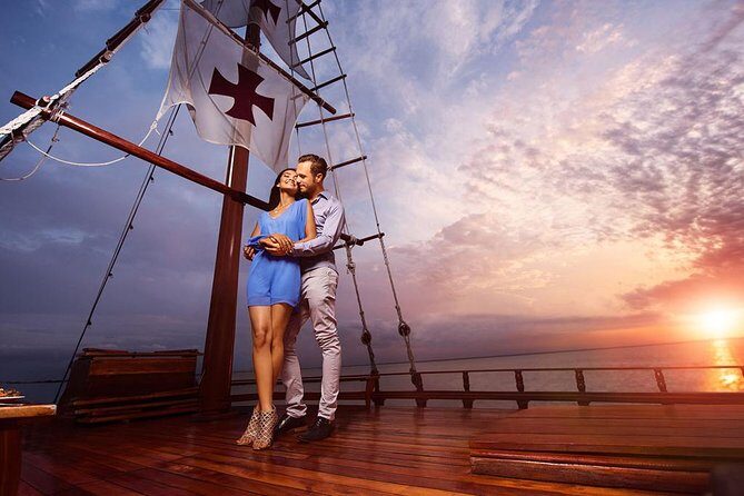Sail Under Light of the Moon & Enjoy a Romantic Dinner in Spanish Galleon - Timing, comfort, and what to bring
