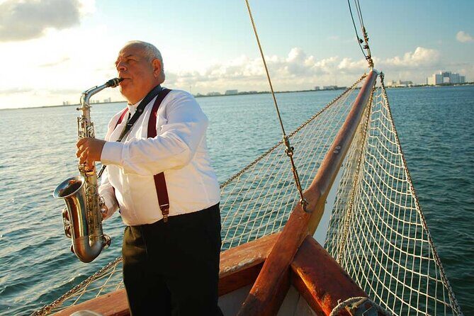 Sail Under Light of the Moon & Enjoy a Romantic Dinner in Spanish Galleon - A couple of real-world tips for a smoother romantic night