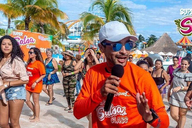 Salsa Classes Tulum and Bachata - Meeting at Palacio Municipal: Where the lesson starts