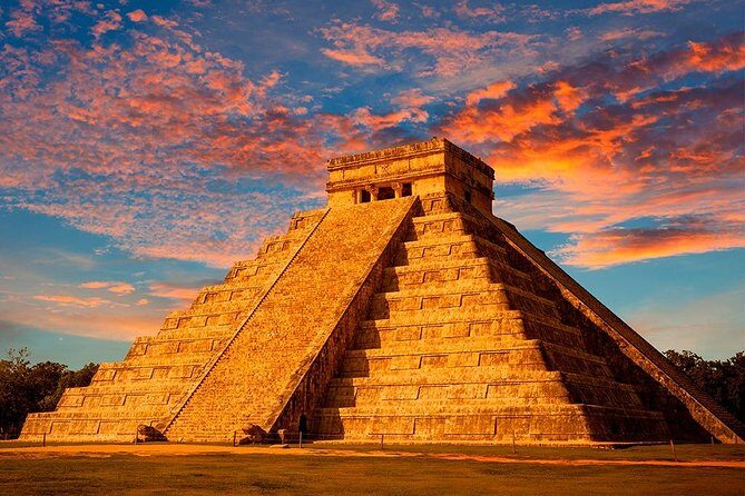 Self-Guided Audio Tour - Chichen Itza, the Greatness of the Mayas - Start at the Ball game area and get oriented quickly