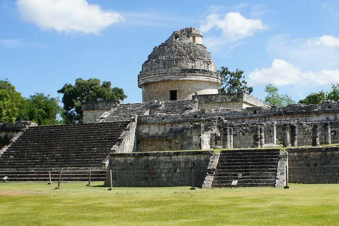 Semi-Private Chichen Itza, Cenote Ik Kil and Valladolid Tour - Valladolid: 30 minutes for the highlights