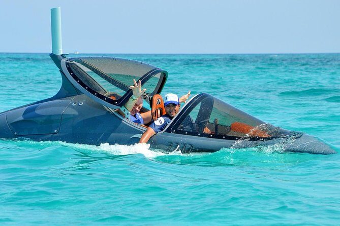 Shark Ride in Cancun - Seabreacher - The instructors and photo team: the people behind the thrills