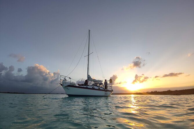 Slow Sailing Bacalar Experience with snack and drinks - Sailing out of Villa Corsario on a small-group boat