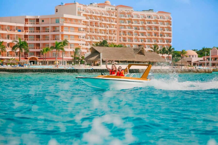 Speed Boat, Snorkel and Beach - How the ride works: orientation, safety rules, and taking the helm
