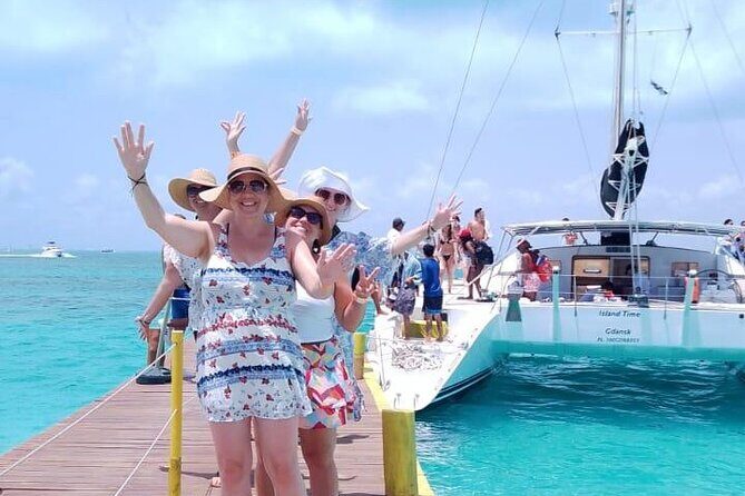 Splendid Isla Mujeres Catamaran: drinks and fun all day! - Pickup zones in Cancun and timing: how to avoid morning stress