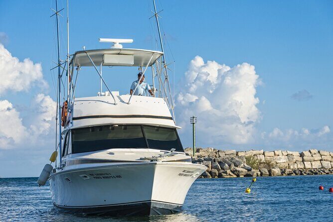 Sport Fishing at the Caribbean Sea. Enjoy an amazing time with friends & family - Included gear and bait, plus what’s extra if you want photos or food