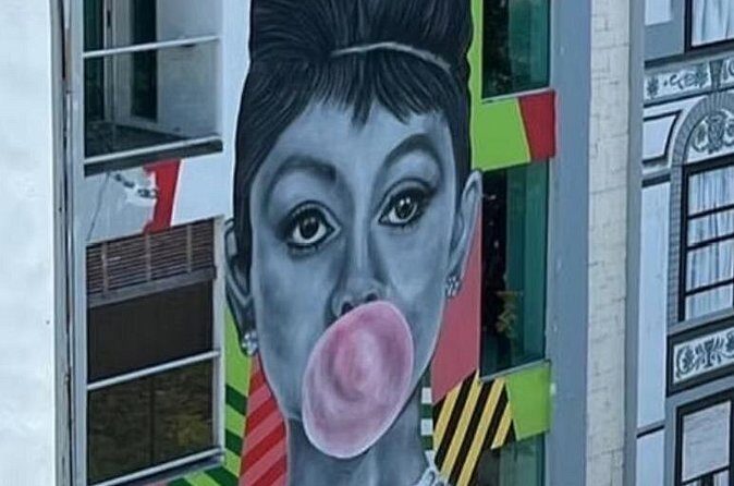 Street Art & Cemetery Cultural Tour - half day - Guides, pace, and the private-group feel that actually helps