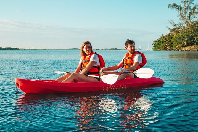 Sunrise Kayaking Tour in Bacalar with Breakfast and Photos - Stop 1 on Lago Bacalar: Starry Reflections, Then First Light