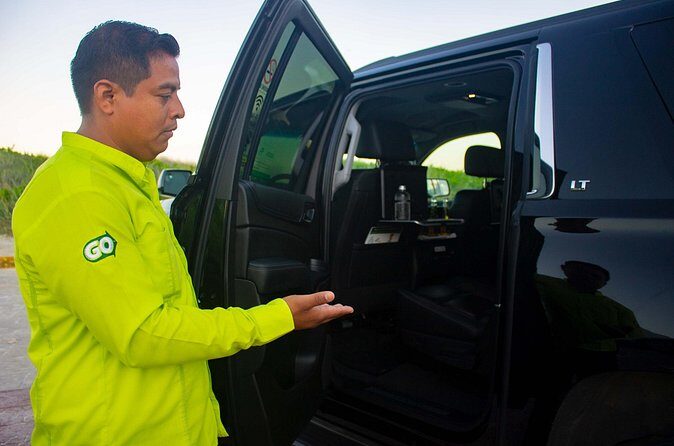 Suv departures from Puerto Morelos to Cancun Airport - What Happens at Your Hotel Lobby: The 10-Minute Clock
