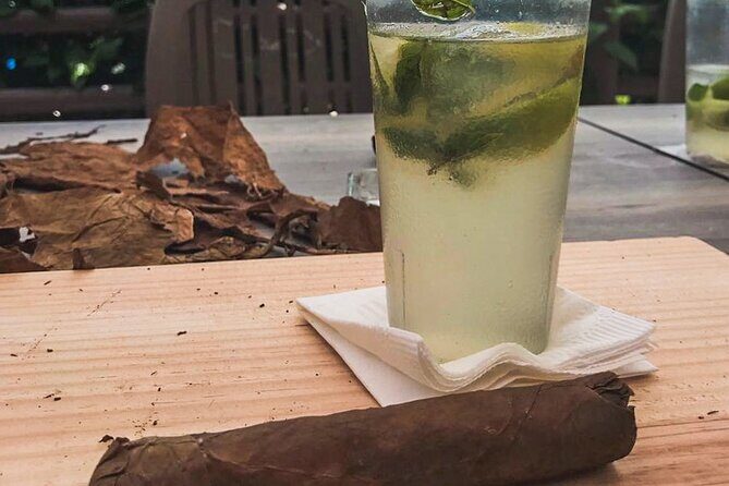 Taste of Mexico: Rolling Cigar & Tequila Experience with transfer - Cozumel downtown shopping: narrow streets and real souvenir hunting
