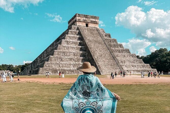 The Great Chichen Itza and Suytun & ikkil Cenotes guided tour - Valladolid quick stop: colonial streets and a Yucatán food break