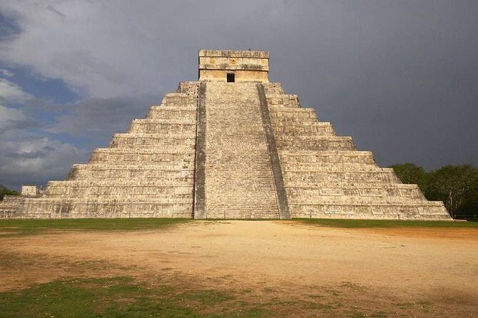Tour Chichen Itza, 2 Cenotes, and Valladolid from Cancun - Valladolid: Short Stroll, Old Streets, and a Real Meal Break