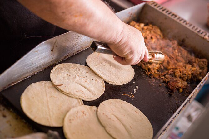 Tour ful day Chichén Itzá - Valladolid in 30 minutes: snacks in the main square