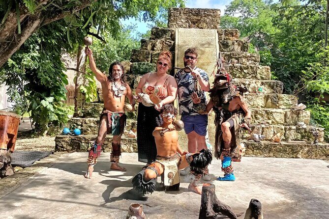 Tour in the Village Shopping and Beach Time in Cozumel - Craft Shop Stop: Souvenirs That Support Local Trade