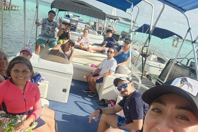 Tour of the Lagoon of Bacalar on pontoon -Collective- - Guides and storytelling: Zayed, Tony Manrique, Gerardo, and Zayeb