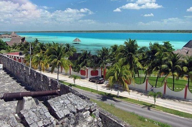 Tour To Bacalar And The Lagoon Of The 7 Colors From Playa Del Carmen And Riviera - Lunch by the lagoon shore: solid food that resets your energy