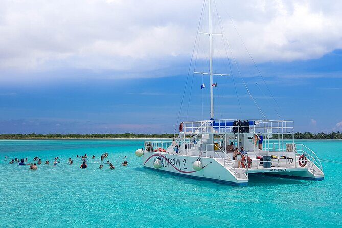 Tour to Cozumel by Catamaran with Snorkeling and Buffet Lunch - Mía Beach Club: lunch and the break you’ll actually need