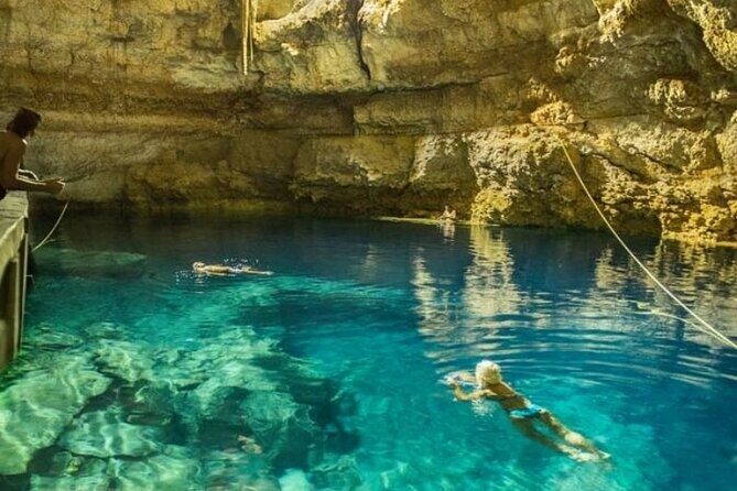 Tour Tulum Coba Cenote and Playa del Carmen (4 in 1) - Language and guidance: how to make sure you follow the story