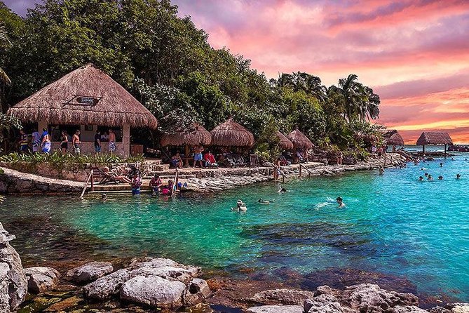 Tour Xcaret All inclusive from Cancun (Transportation included) - Plus Area comfort: lockers, walk-in closets, and private bathrooms