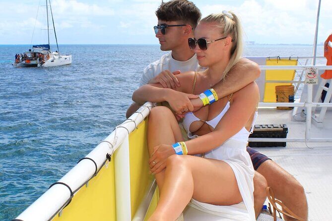 Trip to Isla Mujeres - Catamaran Unlimited Adventure from Playa del Carmen - How the Catamaran Day Really Works From Cancun