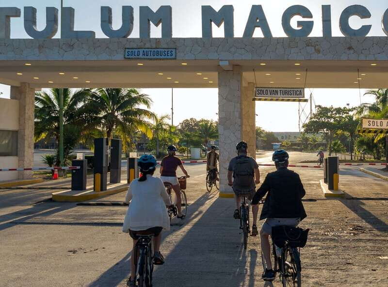 Tulum: Guided Bike Tour of Tulum Ruins, Tacos & Cenote - Tulum Archaeological Site: Mayan calendars and ceremonies, before the crowd crush