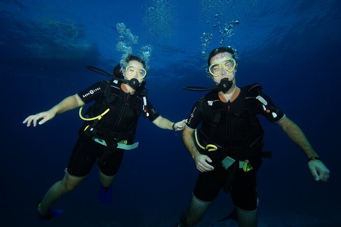 Two Reefs For Certified Divers in Cancun - Surface interval: snacks, hydration, and a reset