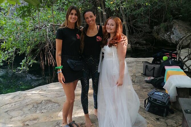 Underwater Photo Shoot Experience in Cenote - Second stop variety: Cenote Cristal and Escondido scenes