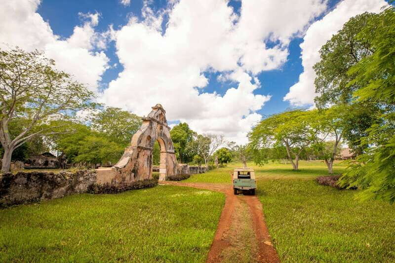 Uxmal: Private Plantations Tour in a Vintage Land Rover - How the vintage Land Rover makes the Uxmal area easier to enjoy