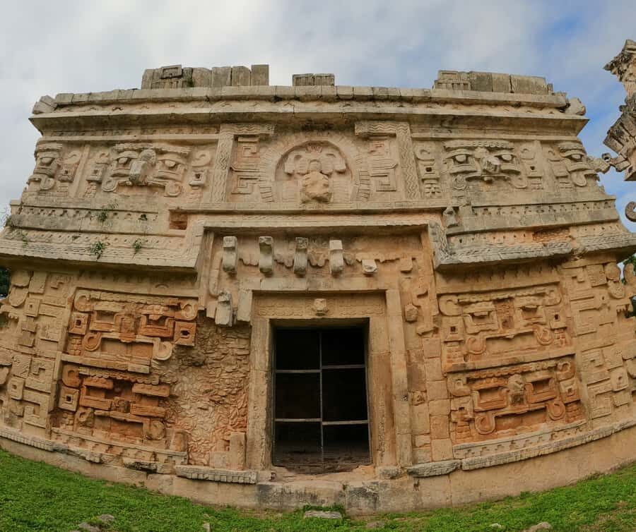 Valladolid: Chichén Itzá + 2 Cenotes Shared Transportation - Who this tour suits best