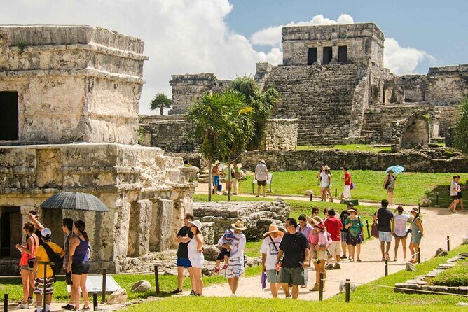 VIP Complete Tour to Tulum, Coba, Cenote and Playa del Carmen - Playa del Carmen: one hour for a taste and some shopping