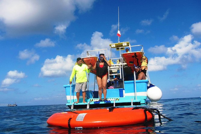 VIP Private Glass Bottom Boat and Snorkeling, 3 Reefs in Cozumel - The snorkeling setup: included gear, a tube you keep, and support that helps