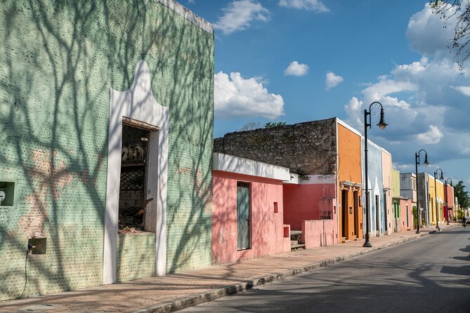 Visit Chichén Itzá and discover a real Cenote and Valladolid. Transport included - Valladolid in 30 minutes: Spanish-era streets and quick souvenir time