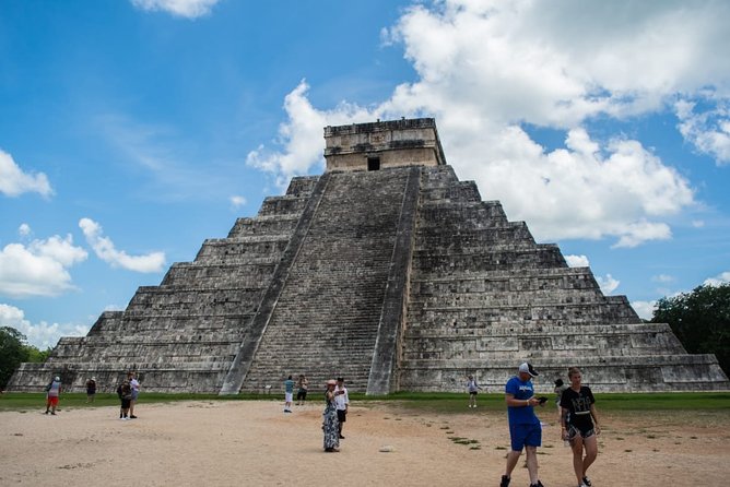 Visit Chichén Itzá from Cancun or Riviera Maya; Lunch and Cenote - Lunch buffet, tequila-and-chocolate tasting: more than filler