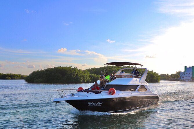 Yacht 48ft Rental in Cancun for up to 15 people - Isla Mujeres and Playa Norte anchoring: why longer charters win