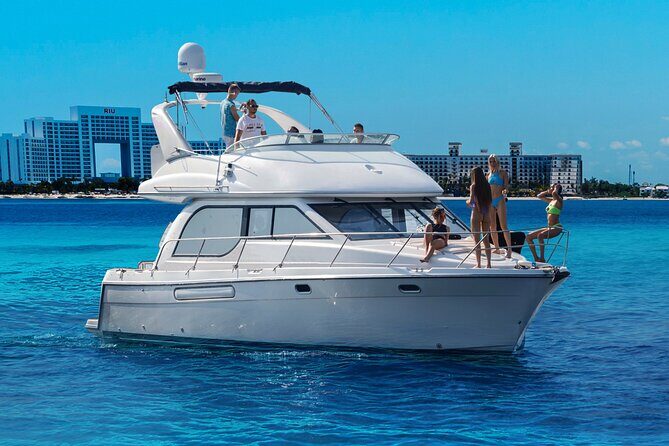 Yacht Meridian 40FT Best Private Rental in Cancun - A Private Flybridge Yacht to Isla Mujeres (and What You Get in 1–2 Hours)