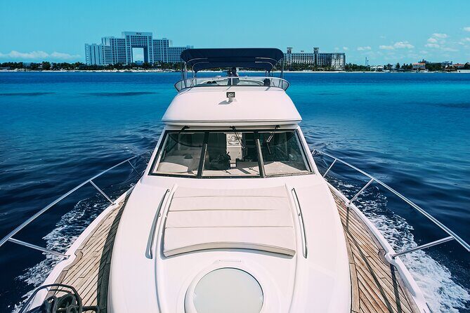 Yacht Meridian 40FT Best Private Rental in Cancun - Who This Yacht Rental Fits Best